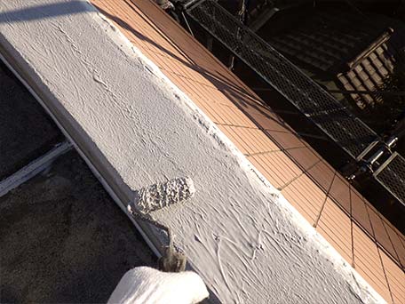 笠木部防水材塗布