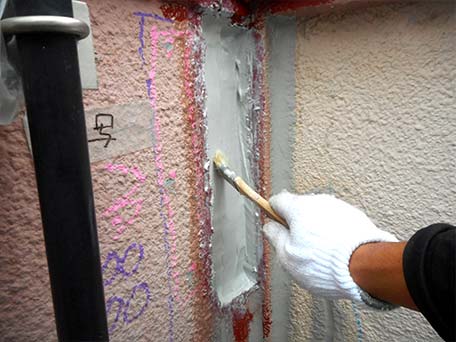 樹脂モル用プライマー塗布